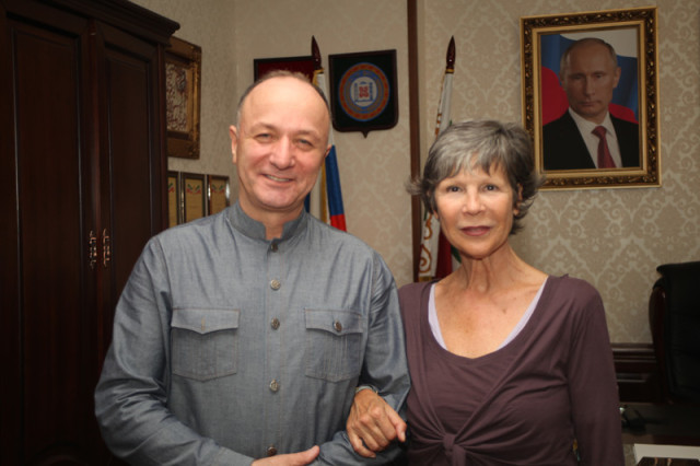 Anna Maria Prina con il Ministro della Cultura ceceno, Dikalu Muzakaev